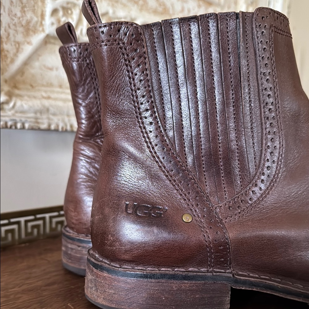 UGG Caraby Brown Leather Ankle Boots with Side Stitching - Picture 2 of 8